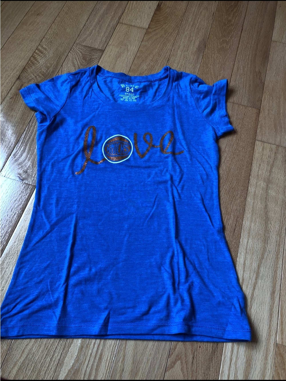 Women's KNICKS Blue 'Love' Graphic Tee - Small